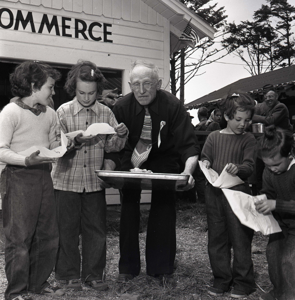 Bandon-Fish-Fry-1949_Coos-History-Maritime-Collection_995-1.6835.1